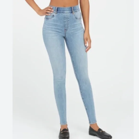 NWOT SPANX Distressed Skinny Jeans in Light Vintage Wash Size Small - Picture 3 of 8